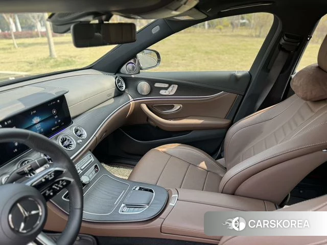 Mercedes-Benz E-Class 2023 Черный из Китая, фото 6
