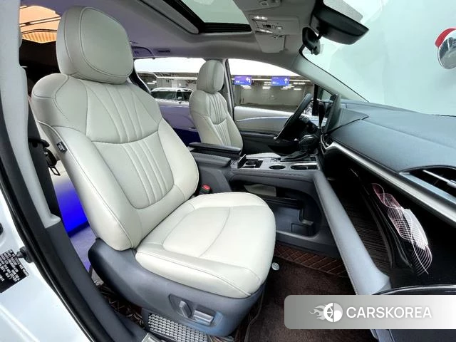 Toyota Granvia 2025 Белый из Китая, фото 6