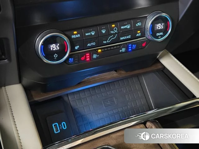 Ford Expeditation 2021 Белый из Кореи, фото 6
