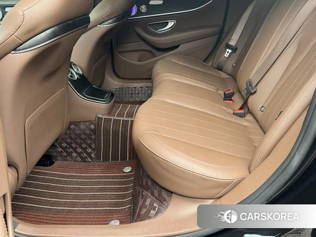 Mercedes-Benz E-Class 2023 Черный из Китая, фото 6