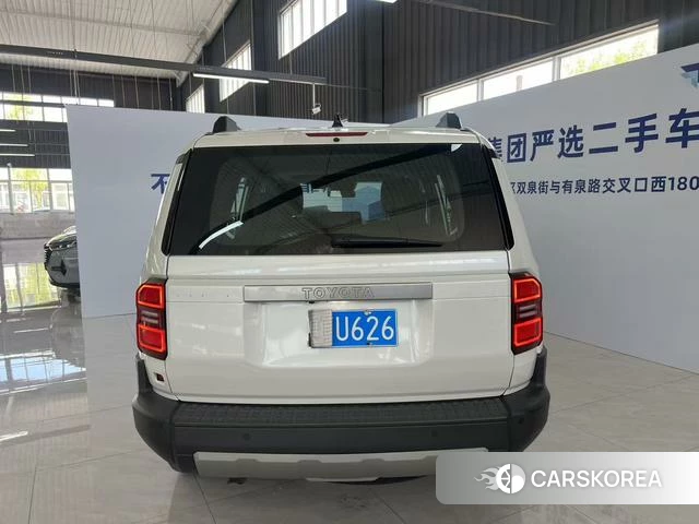 Toyota Land Cruiser 2024 Белый из Китая, фото 6