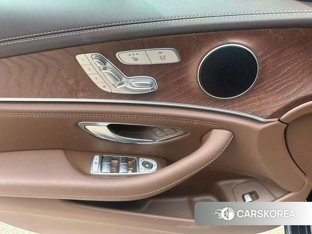 Mercedes-Benz E-Class 2023 Черный из Китая, фото 6