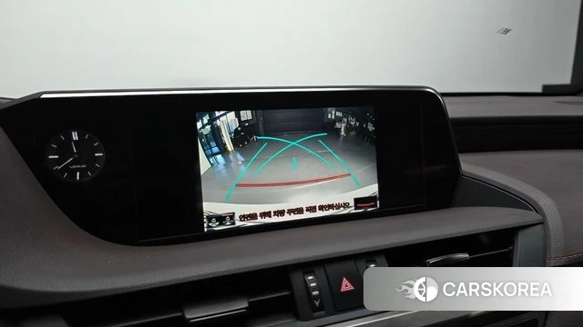 Lexus ES300h 7th generation 2021 Белый из Кореи, фото 6