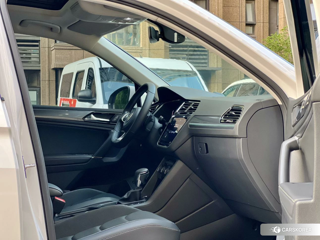 Volkswagen Tiguan L 2020 Белый из Китая, фото 6