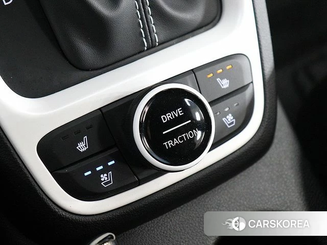 Hyundai Venue 2026 Белый двухцветный из Кореи, фото 6