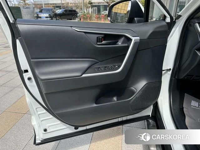 Toyota RAV4 2021 Белый из Китая, фото 6