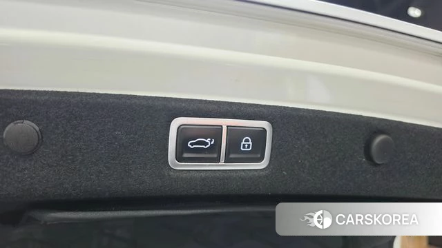 Hyundai Grandeur Hybrid (GN7) 2023 Белый из Кореи, фото 6