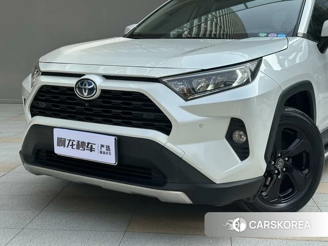 Toyota RAV4 2022 Белый из Китая, фото 6
