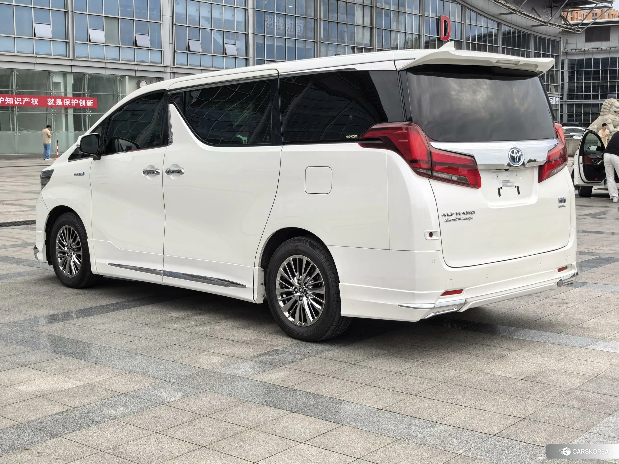 Toyota Alphard 2021 Белый из Китая, фото 6