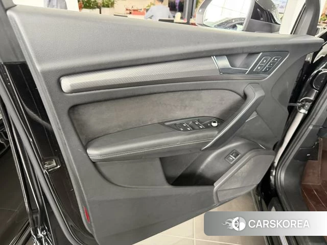 Audi Q5L 2022 Черный из Китая, фото 6