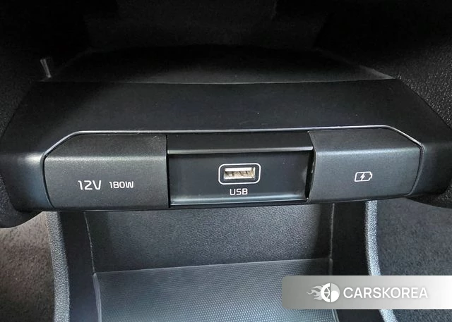 Kia Niro Plus 2022 Серебряный из Кореи, фото 6