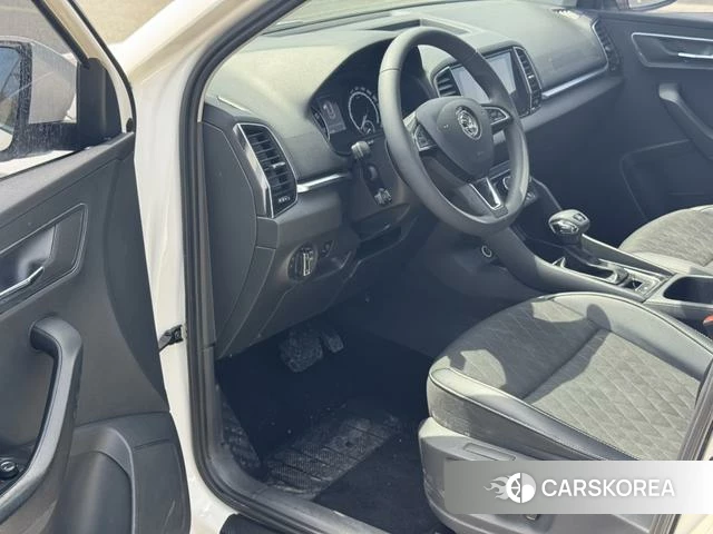 Skoda Karoq 2022 Белый из Китая, фото 6