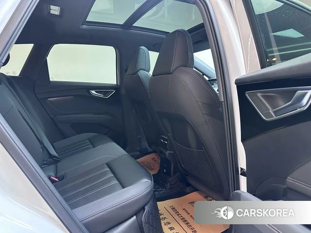 Audi Q4 2023 Белый из Китая, фото 6