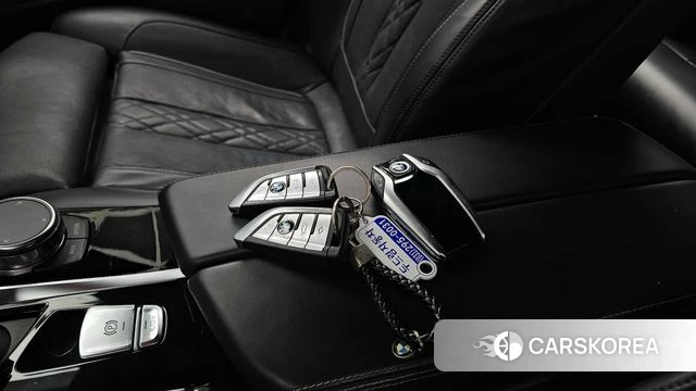 BMW 5 Series (G30) 2018 Белый из Кореи, фото 6