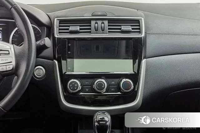 Nissan Tiida 2021 Красный из Китая, фото 6