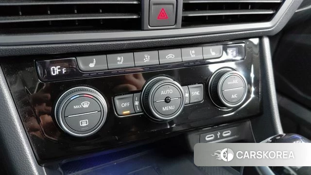 Volkswagen 7th Generation of Jetta 2024 Белый из Кореи, фото 6