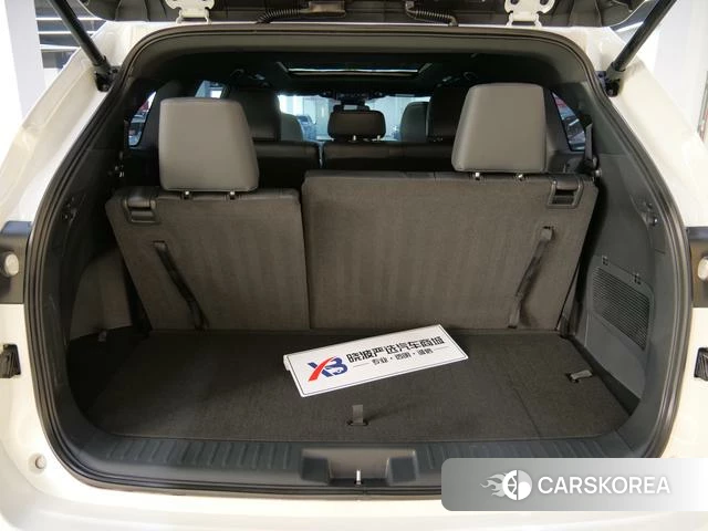 Toyota Crown 2024 Белый из Китая, фото 6