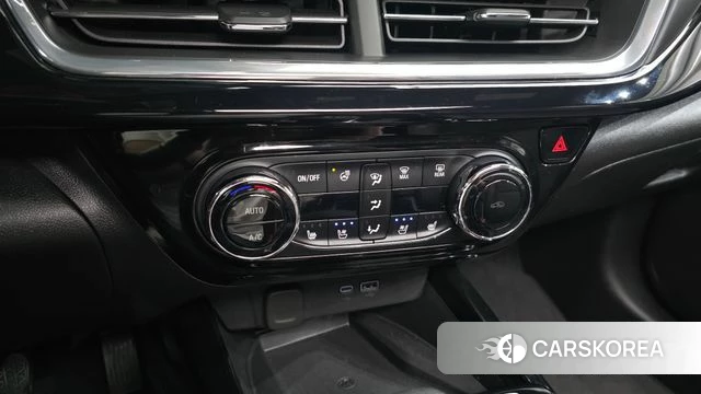 Chevrolet (GM Daewoo) Trax Crossover 2023 Черный из Кореи, фото 6