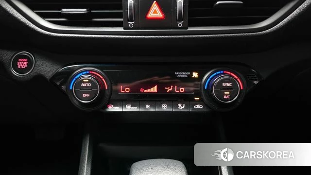 Kia The New K3 2nd generation 2022 Белый из Кореи, фото 6