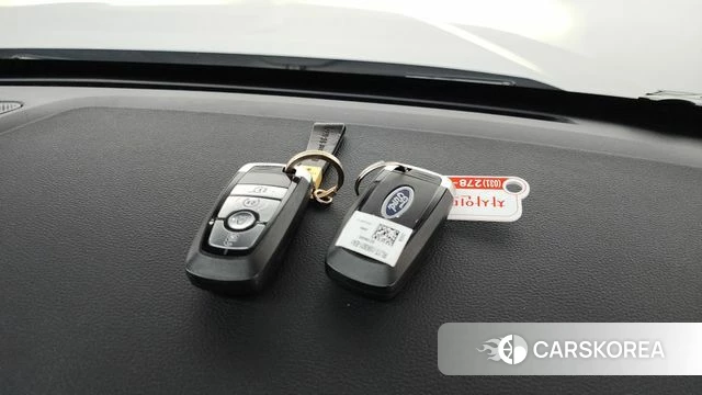 Ford Explorer 6th Generation 2024 Белый из Кореи, фото 6