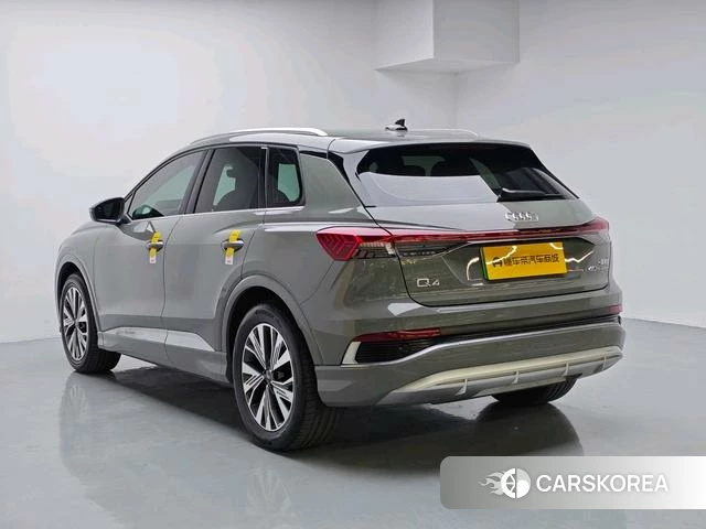 Audi Q4 2023 Темно-серый из Китая, фото 6