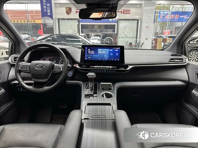 Toyota Sienna 2023 Белый из Китая, фото 6