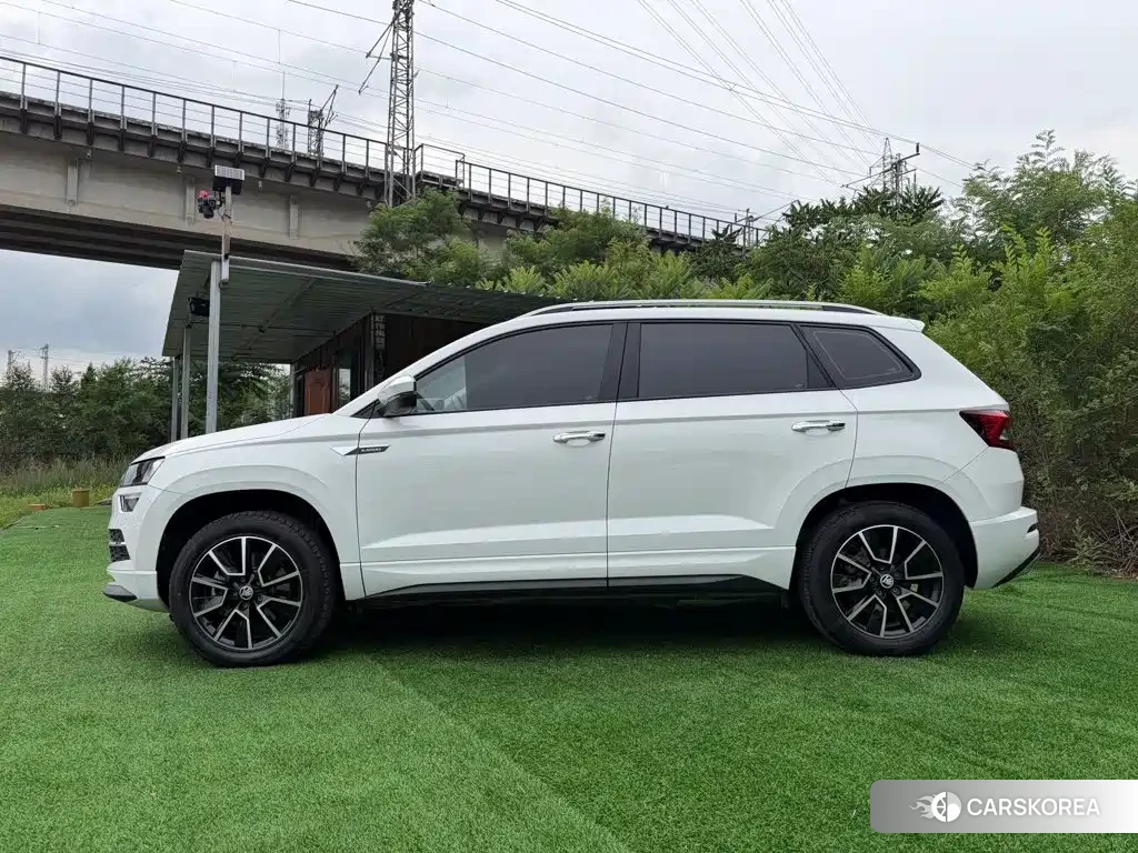 Skoda Karoq 2023 Белый из Китая, фото 6