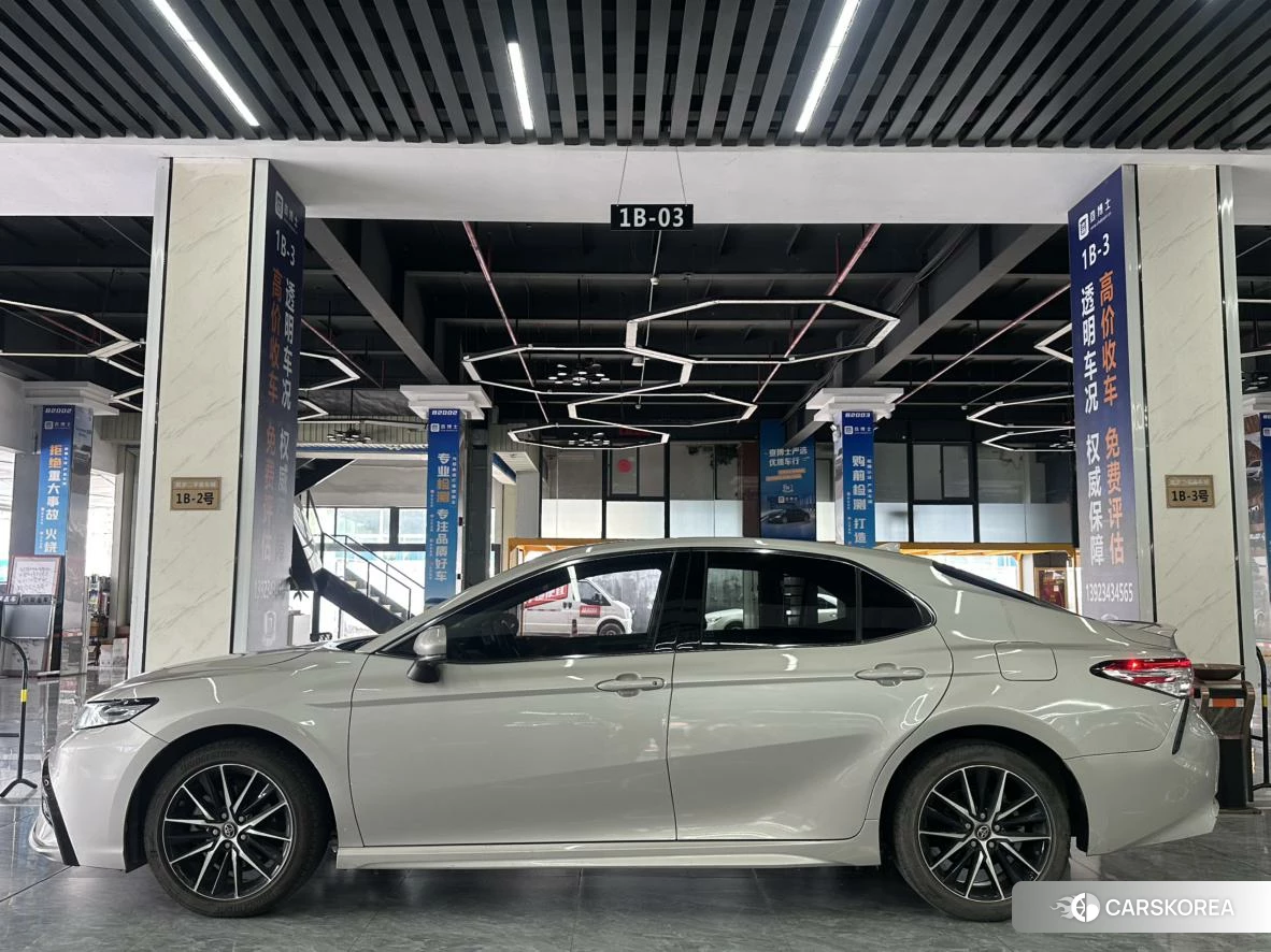 Toyota Camry 2021 Шампань из Китая, фото 6