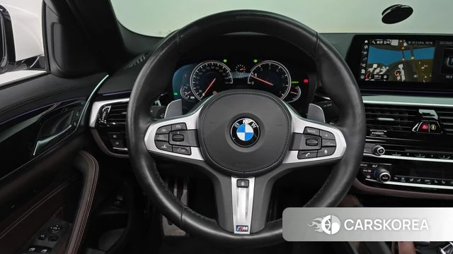 BMW 5 Series (G30) 2018 Белый из Кореи, фото 6
