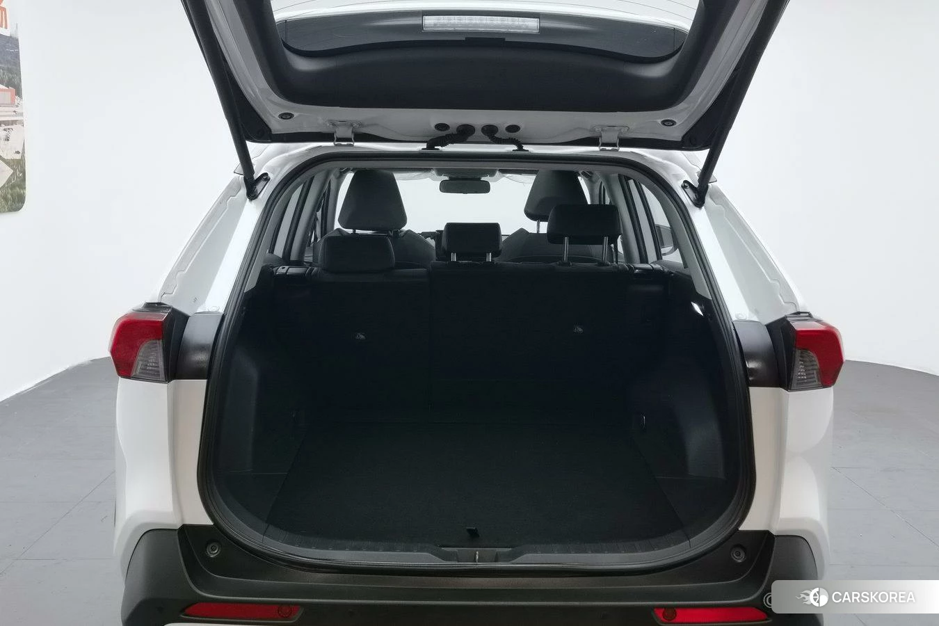Toyota RAV4 2023 Белый из Китая, фото 6