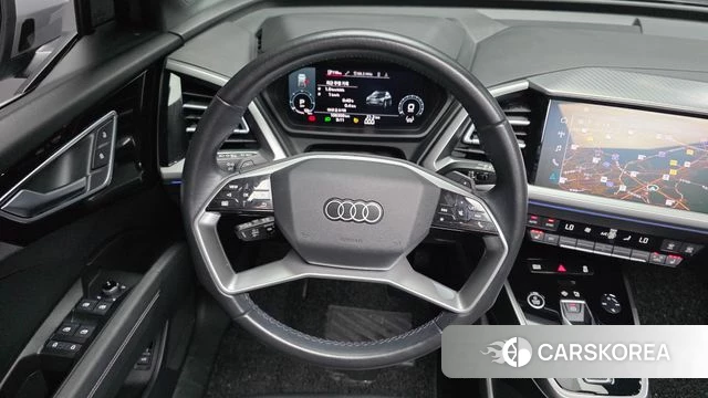 Audi Q4 e-Tron (F4) 2022 Серебристо-серый из Кореи, фото 6