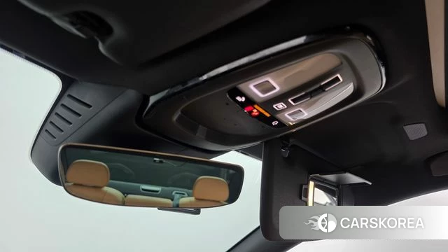 Volvo S60 3rd generation 2023 Белый из Кореи, фото 6