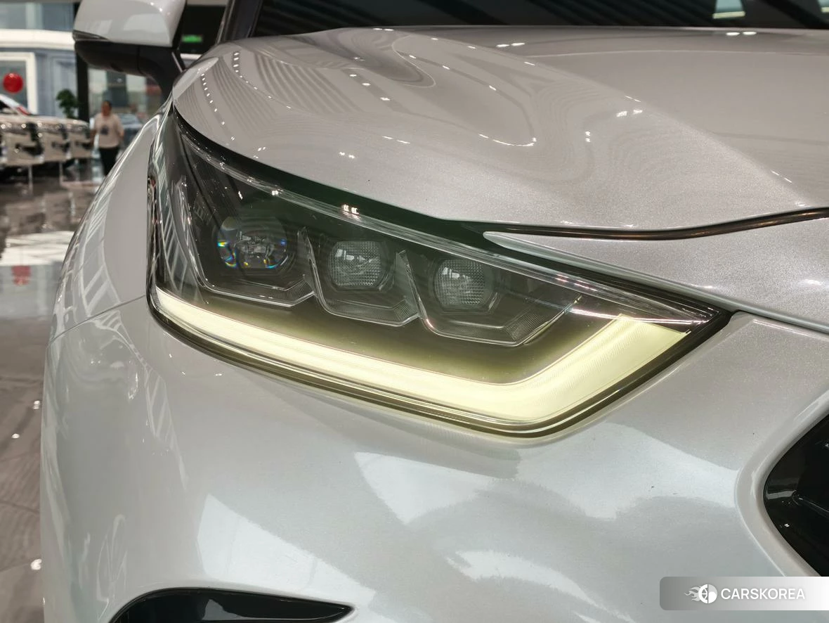 Toyota Crown 2022 Белый из Китая, фото 6