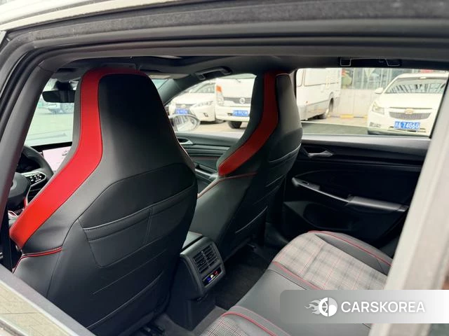 Volkswagen Golf 2025 Белый из Китая, фото 6