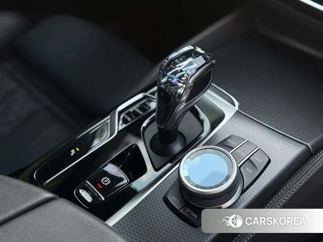 BMW 5 series 2021 Темно-серый из Китая, фото 6