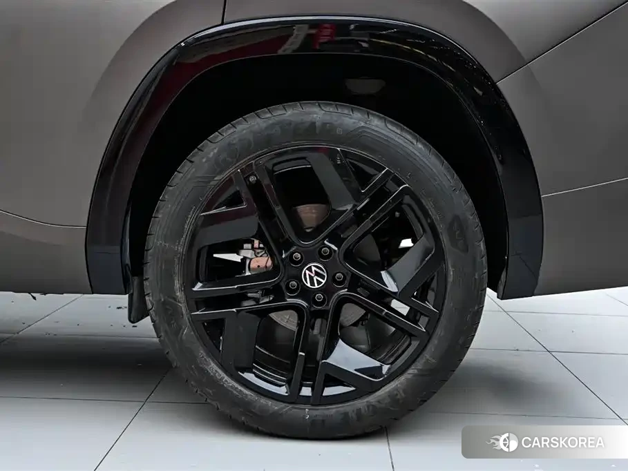 Volkswagen Touareg 2025 Champagne/brown из Китая, фото 6