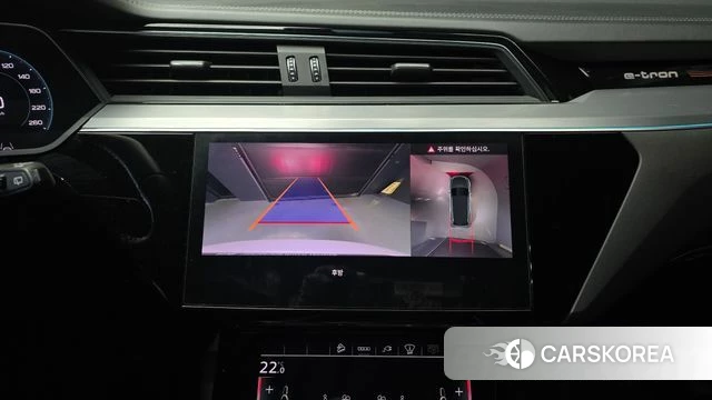Audi e-Tron 2021 Белый из Кореи, фото 6