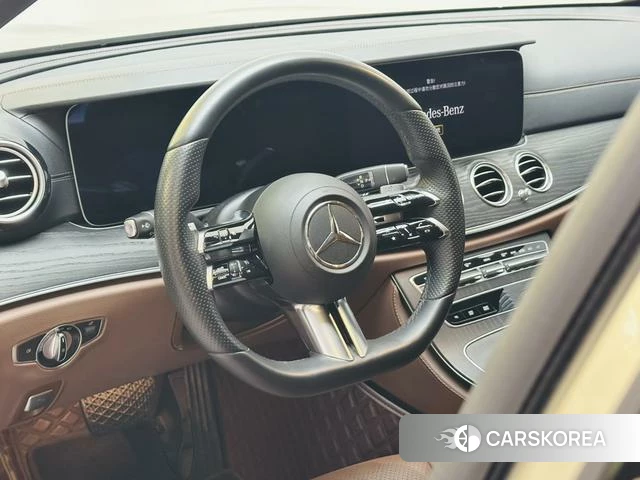 Mercedes-Benz E-Class 2021 Шампань из Китая, фото 6