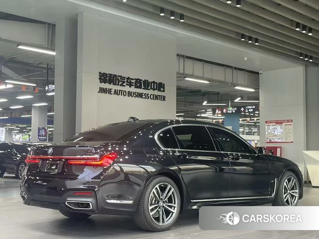 BMW 7 series 2023 Черный из Китая, фото 6