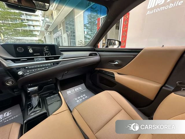 Lexus ES 2021 Серебристо-серый из Китая, фото 6