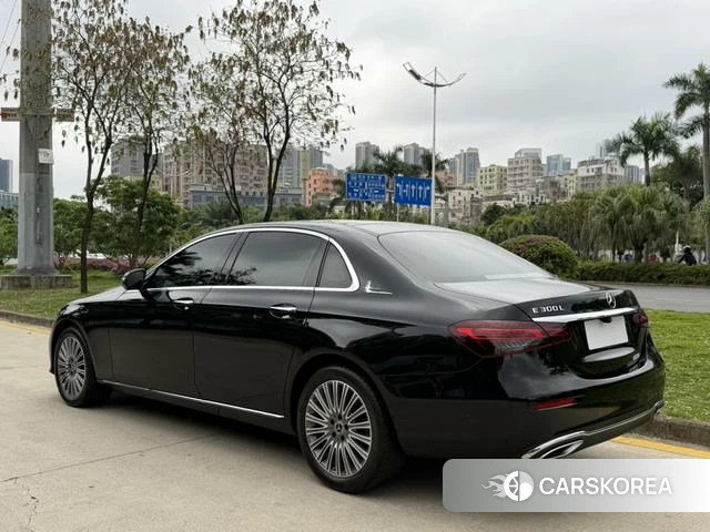 Mercedes-Benz E-Class 2023 Черный из Китая, фото 6