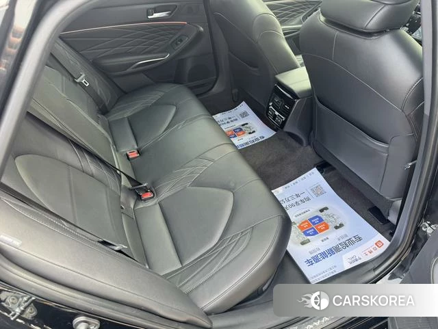 Toyota Avalon 2023 Черный из Китая, фото 6