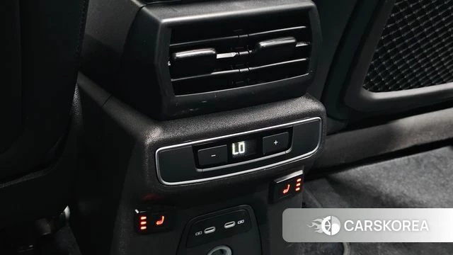 Audi Q4 e-Tron (F4) 2022 Белый из Кореи, фото 6