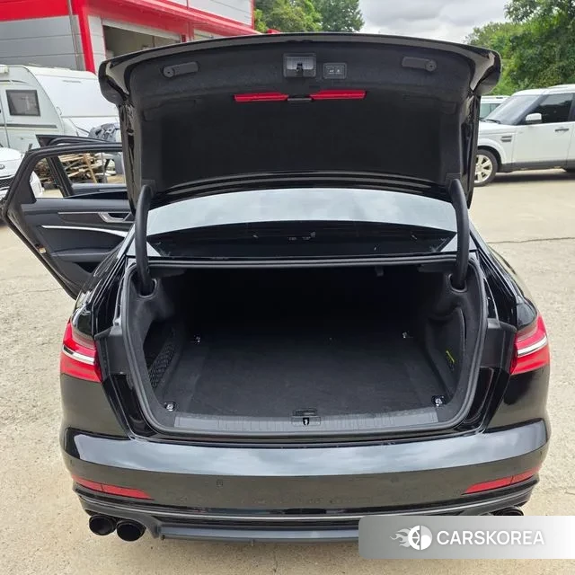 Audi A6 (C8) 2023 Черный из Кореи, фото 6