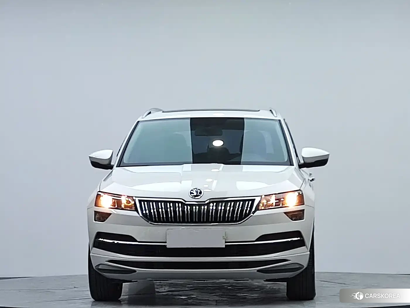 Skoda Karoq 2022 Белый из Китая, фото 6