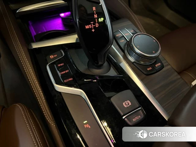 BMW 5 Series (G30) 2020 Белый из Кореи, фото 6