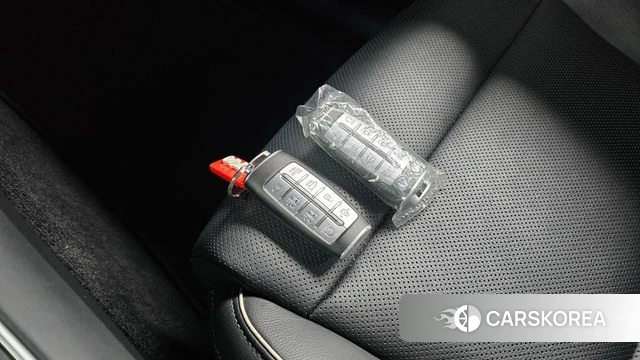 Genesis GV70 2023 Черный из Кореи, фото 6