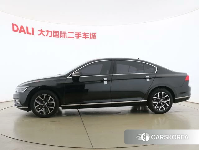 Volkswagen Magotan 2022 Черный из Китая, фото 6