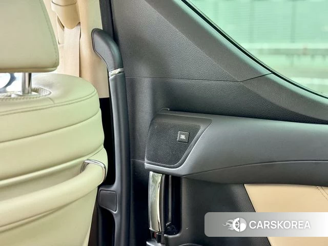 Toyota Alphard 2021 Белый из Китая, фото 6
