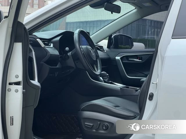 Toyota RAV4 2021 Белый из Китая, фото 6